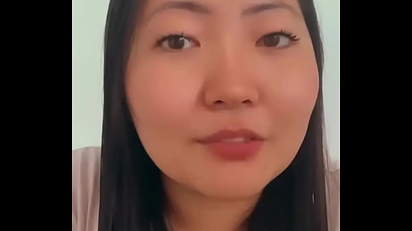 Sandy Talking with Public 