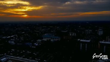 Nonton Amy Et Stella, Deux Bombes Atomiques, Se Mangent Le Minou thumbnail