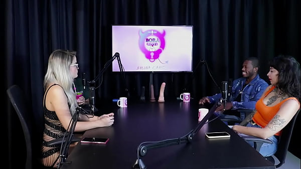 Teve fetiches estranhos que pediam para ela gosta de ver mulheres se pegando ela teve apoio da fam&iacute;lia mas ele my hell williams & hyoran carvalho sheer red