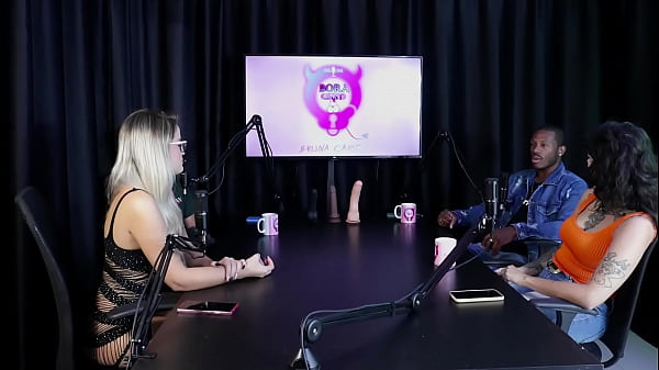 Teve fetiches estranhos que pediam para ela gosta de ver mulheres se pegando ela teve apoio da fam&iacute;lia mas ele my hell williams & hyoran carvalho sheer red 