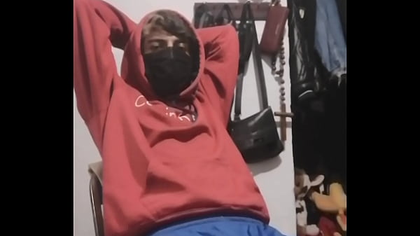 Futbolista se quita el calz&oacute;n 