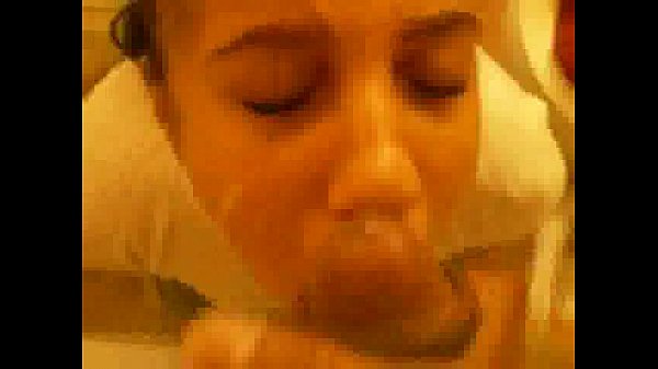 Prettyebony girlfriend gives_great head