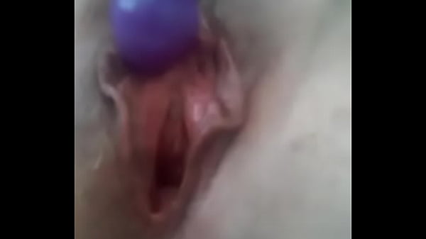 Masturbating wife squirting and using toy shows off for camera