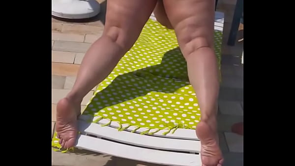 MINHA SOGRA RABUDA TOMANDO SOL DO MEU LADO