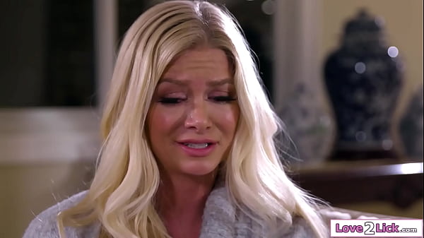 Stepmoms_memory loss gives an opportunityto lickher pussy