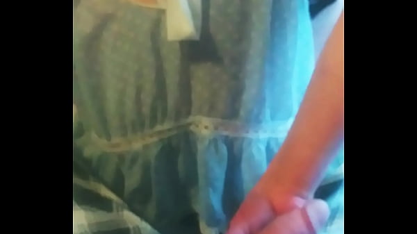 Play MP4 - Sneaking a handjob during web meeting