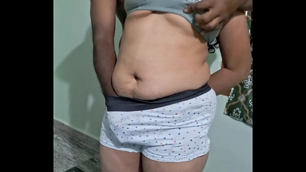 Hot Aunty In Blue Saree thumbnail