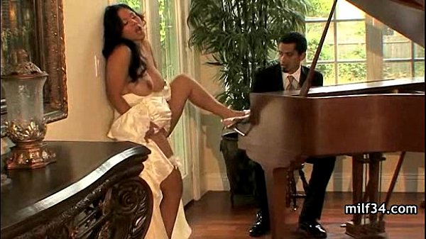 Stud_fucking_horny milf