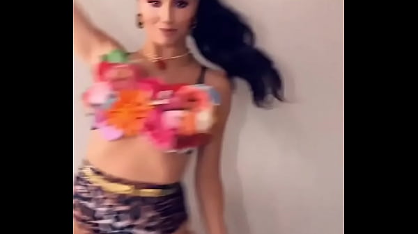 Play MP4 - Lali perra caliente