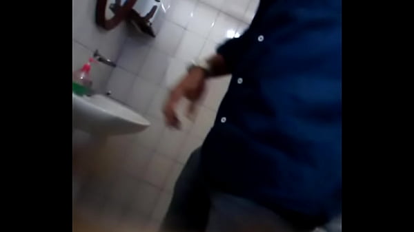 Flagra n&uacute_mero 1 no banheiro