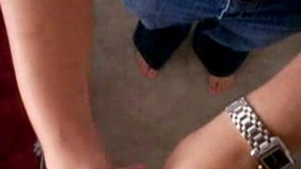 Sexy babe gives nice blowjob and gets jizzed 