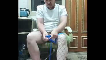 This gay guy has big, wrinkly balls and he wants to have anal sex!