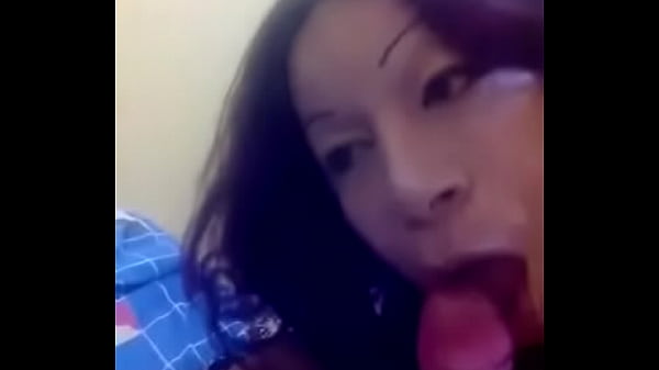 Chupando una rica pinga 