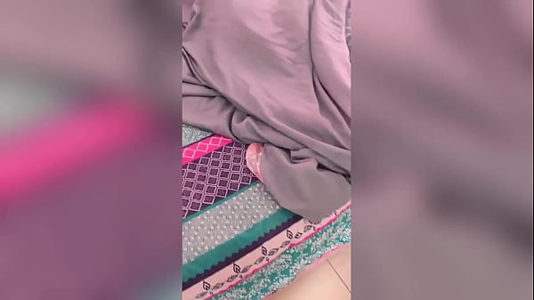 Nonton Mi Cu&ntilde;ada Solo Me Pidio Un Masaje, Como Es Que Termin&oacute; Con El Culito Chorreado De Leche? thumbnail