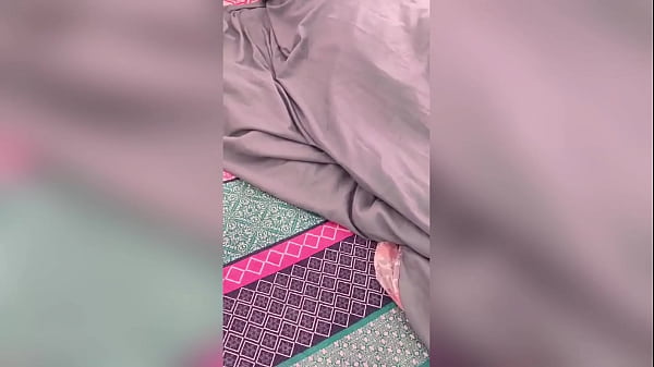 MI_CUÑADA_SOLO ME_PIDIO UN MASAJE_COMO ES_QUE TERMINÓ CON EL CULITO CHORREADO DE_LECHE