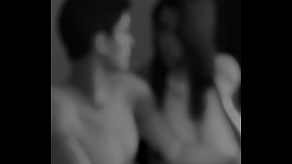 Nonton Rose Bangs Around thumbnail