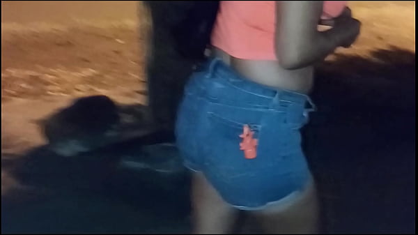 Nonton Mientras El Marido Trabaja, Su Esposa Est&aacute; Con El Vecino Cabalgandolo Y Comi&eacute;ndole Toda La Polla Hasta Sacarle La Leche !! Dame Mas Duro !!! Dice thumbnail