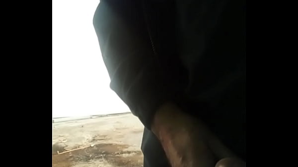 Play MP4 - Con la polla dura buscando quien me la chupe