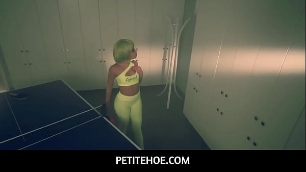 Nonton Stud Getting A Hot Fuck With Sexy Babe Martina Smeraldi thumbnail