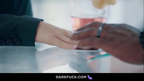 Rina ellis strikes up a conversation with the bartender 