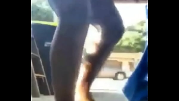 Outdoor Twerking Of MyBabe But She Got Spotted