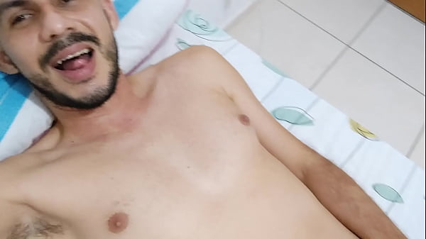 Play MP4 - CHEGUEI DA SURUBA AINDA CHEIO DE TES&Atilde;O&comma; TIVE QUE BATER UMA PUNHETA E GOZAR GOSTOSO ANTES DE &lpar;COMPLETO NO RED&rpar;