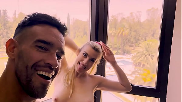 Play MP4 - Argentinian Round ass babe sucks cock in hotel room