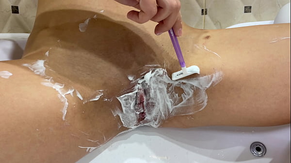 Close-up Of Vagina Shaving! thumbnail