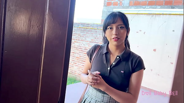 Play MP4 - Estando a solas con el padrastro de mi amiga sabiendo que es un cochino