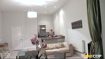 Nonton British Cop Bangs Hot And Lonely Uk Blonde Babe In Her Living Room - Fake Cop thumbnail