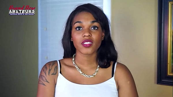 Play MP4 - Exotic Beauty Skylar Fingers Her Pussy And Plays With A Big Dildo&excl;