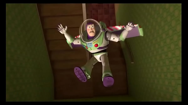 Buzz cai de cu na boca pra consegui ser cadeirante 