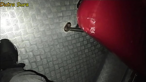 Estava tansando na poltrona do ônibus e_me expulsaram Então fuitransarna cabine