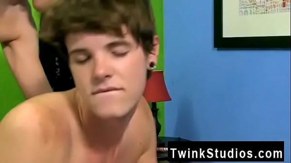 Twink video Timo Garrett is hogging the bathroom with good