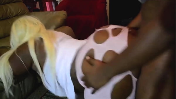 Big black ass in tight leggings 