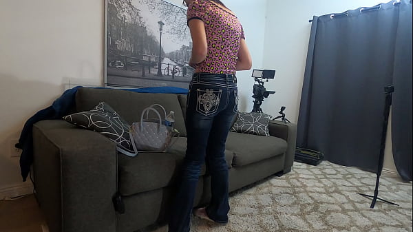 Nonton Horny Brunette Teen Hottie Breaks Her Porno Cherry thumbnail