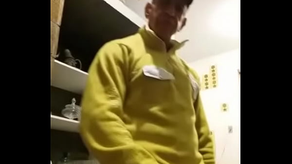 Play MP4 - Coroa pirocudo mostrando o pauz&atilde;o