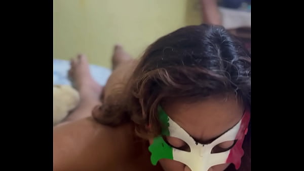 Mexicana Celebrando Con Una Chupada Intensa thumbnail