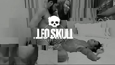 Nonton Novinha De 20 Aninhos Estava Se Exibindo Na Cam E N&atilde;o Aguentei Em Comer Sua Bucetinha thumbnail