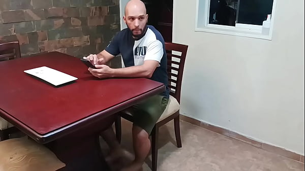 Nonton While My Stepsister Cleans The House, I Please Her And Give Her My Cum To Drink thumbnail