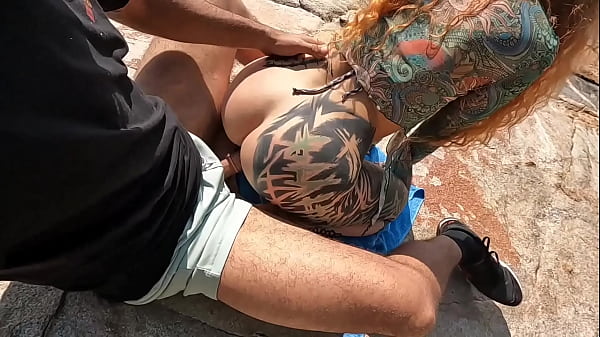 Orgia gostosa na praia deserta com meninas safadas