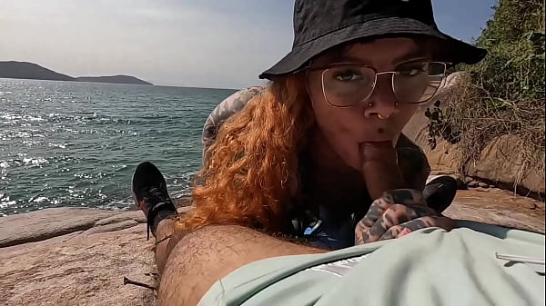 Orgia gostosa na praia deserta com meninas safadas