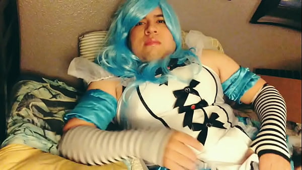 Crossdresser in Alice coustume masturbating