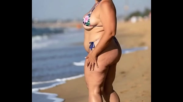 Huge ass thick girls walking compilation 2 ai