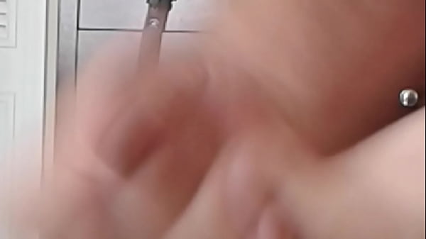 Peter jerks off a quick load 