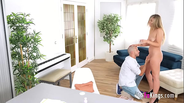 Play MP4 - HOT CASTING with amateur squirting babe Valeria Fuentes&period; She wants to be a pornstar