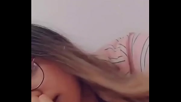 Rica flaca en cuarto