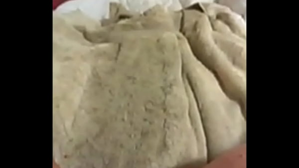 Amateur Masturbatesto a Gushing Orgasm