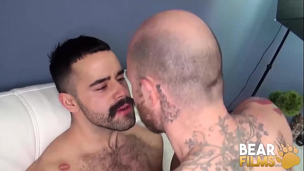 Naughty Gay Hunks Raw Breed Each Other 