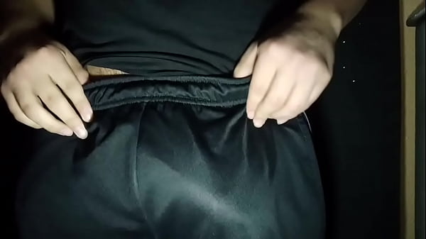 Play MP4 - Pulling my cock out 2